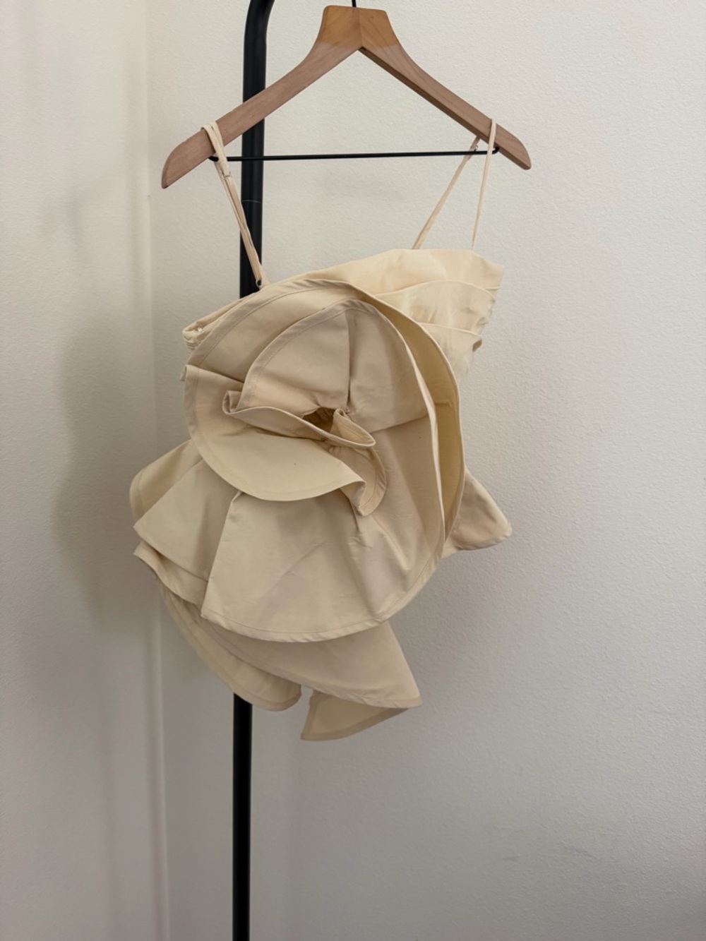 New ZARA voluminous flower floral ruffle Cream Strap Peplum Top size small - Picture 9 of 13